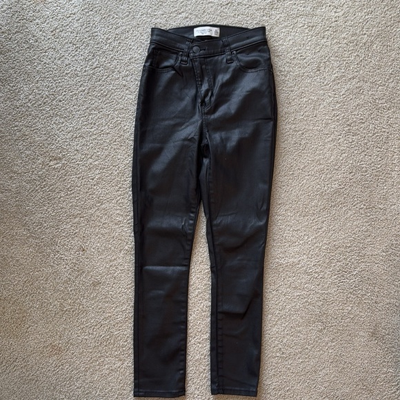 Abercrombie & Fitch Denim - NWOT Abercrombie and Fitch Curve Love Coated Black jeans